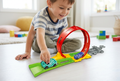 Niño jugando con la pista Loop 360